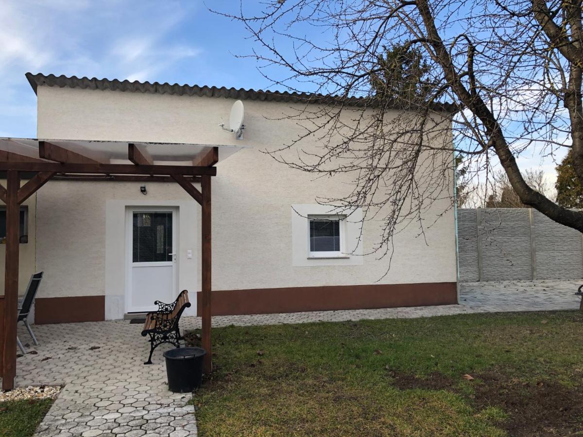 Elvira Vendeghaz Apartment Kisbodak Exterior foto